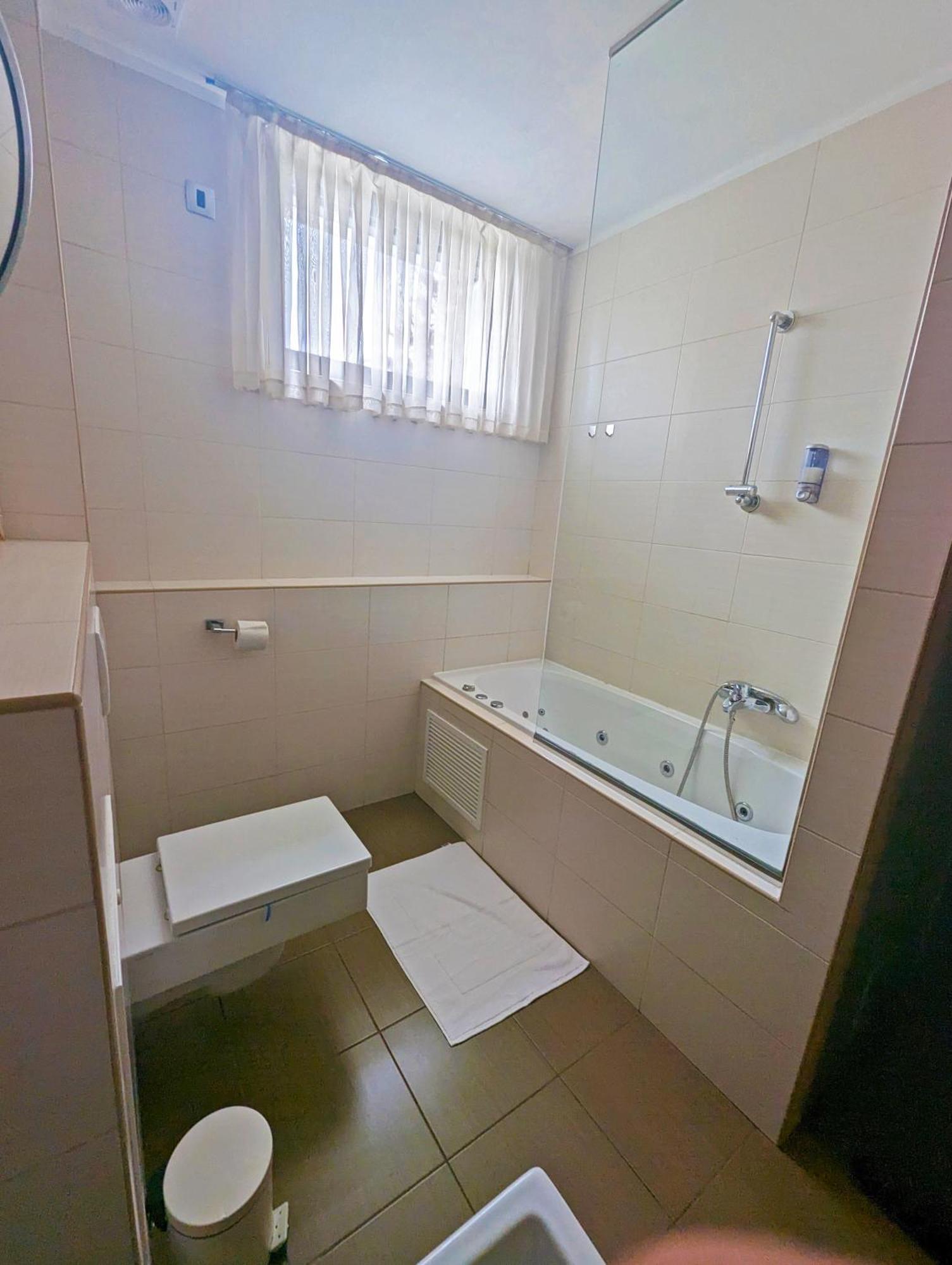 Nitro Rooms Ljubljana Buitenkant foto